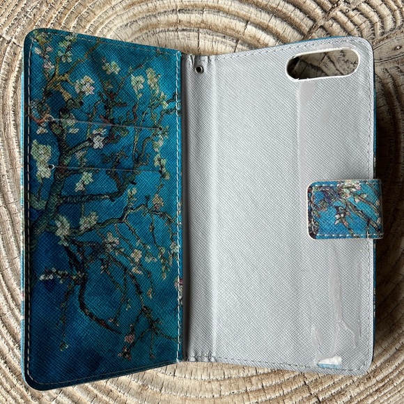 Cellphone wallet with slots for credit cards. Gently used. Pop socket included. - Picture 2 of 4